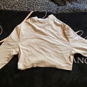 Long sleeve grey crop-top